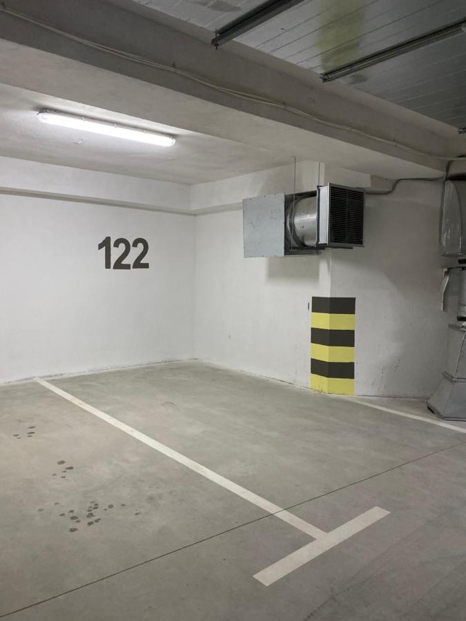 Sunshine Apartment Skopje Buitenkant foto