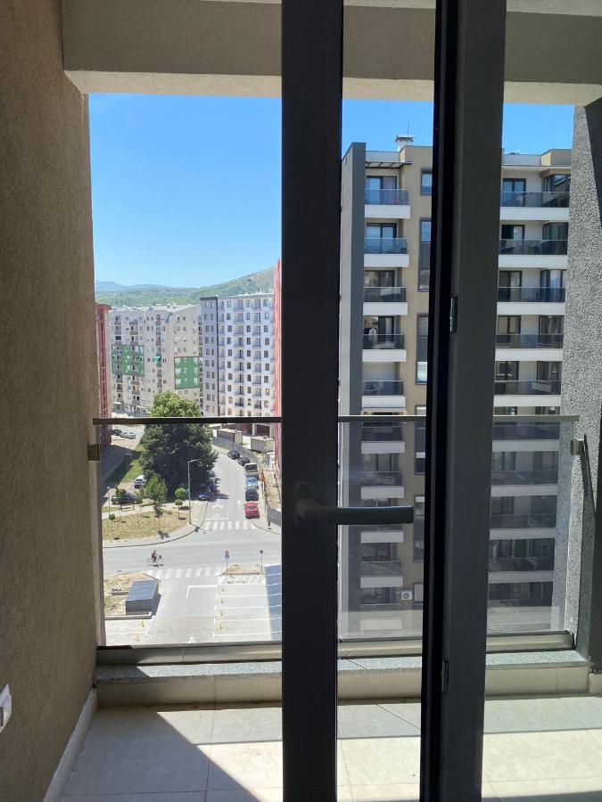 Sunshine Apartment Skopje Buitenkant foto
