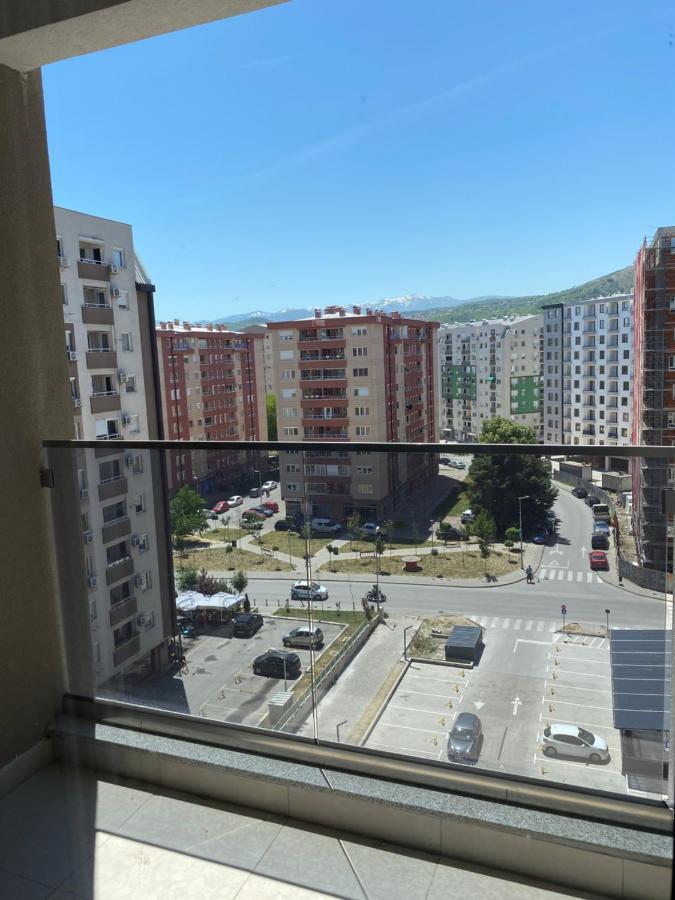 Sunshine Apartment Skopje Buitenkant foto